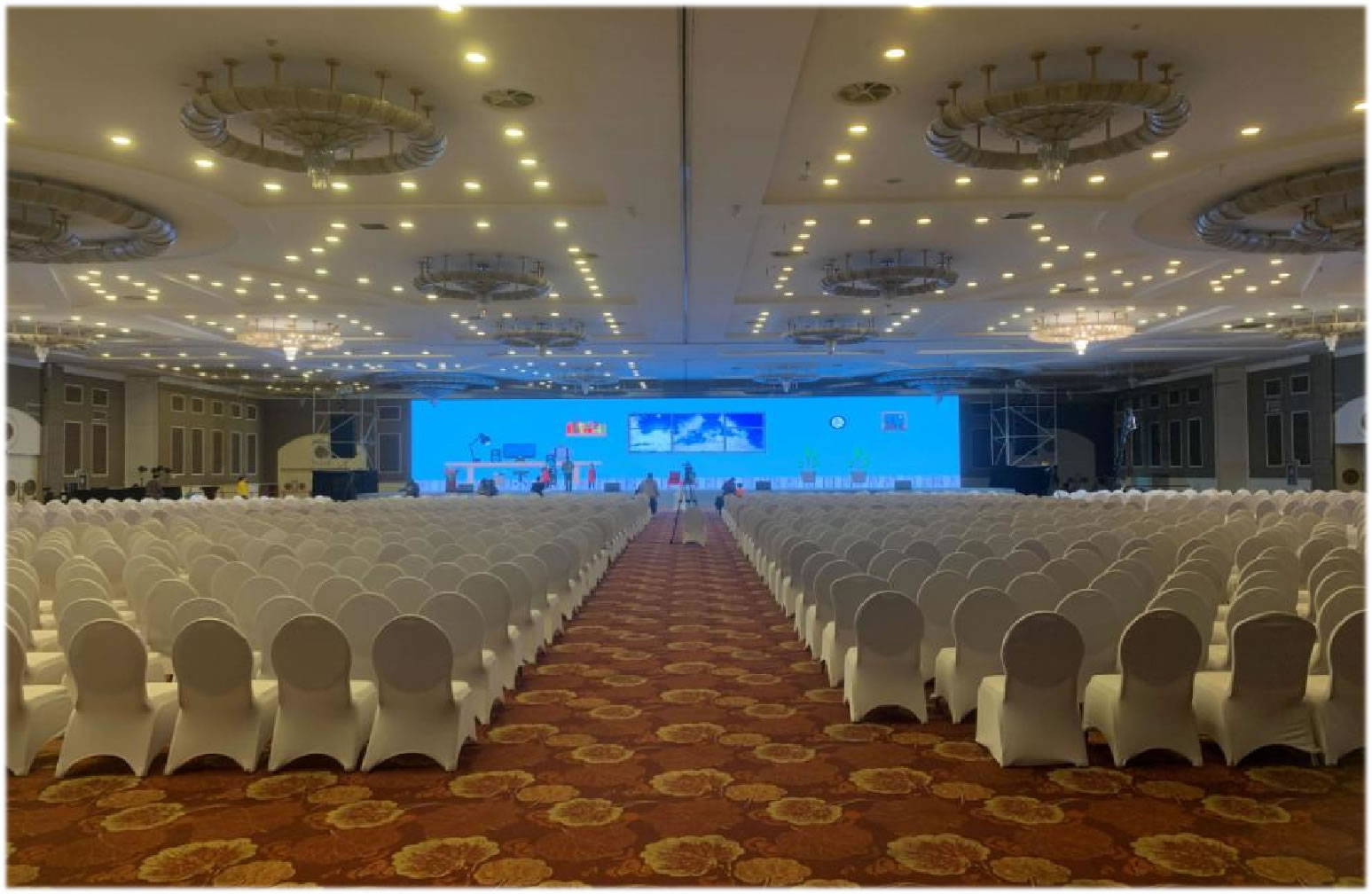 �Ż�ɽׯ��Ժ�᳡